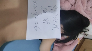 穿着比基尼的拉丁美女在POV恋足视频中踩着脸