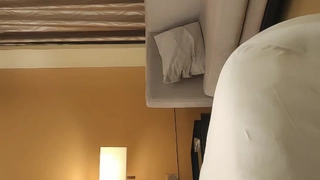 大学宿舍房间与禁忌的青少年一起玩乐