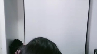 亚洲精品国产AⅤ综合第一超白的大长腿，完整在下面