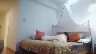 【良家故事】，偷拍 网恋奔现跳蛋大黑牛齐上打电话狂操，通话中被操的妇女