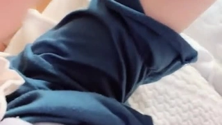 微信约炮酒吧带回来的妹子还有些害羞