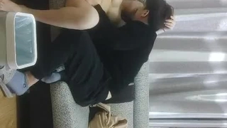 香港美少女『HongKongDoll』玩偶姐姐【森林系列 第二集～欺騙】吳可露出獠牙, 張玖瑤渾然不知…／中英雙字幕