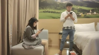 白裙肉肉萌妹，脱掉舔奶调情再到床上猛操呻吟娇喘诱人
