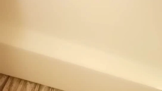 颜值不错的小少妇露脸精彩大秀直播，听狼友指挥脱光玩弄假鸡巴抽插骚穴呻吟，揉奶玩逼展示特写淫声荡语不断第02集